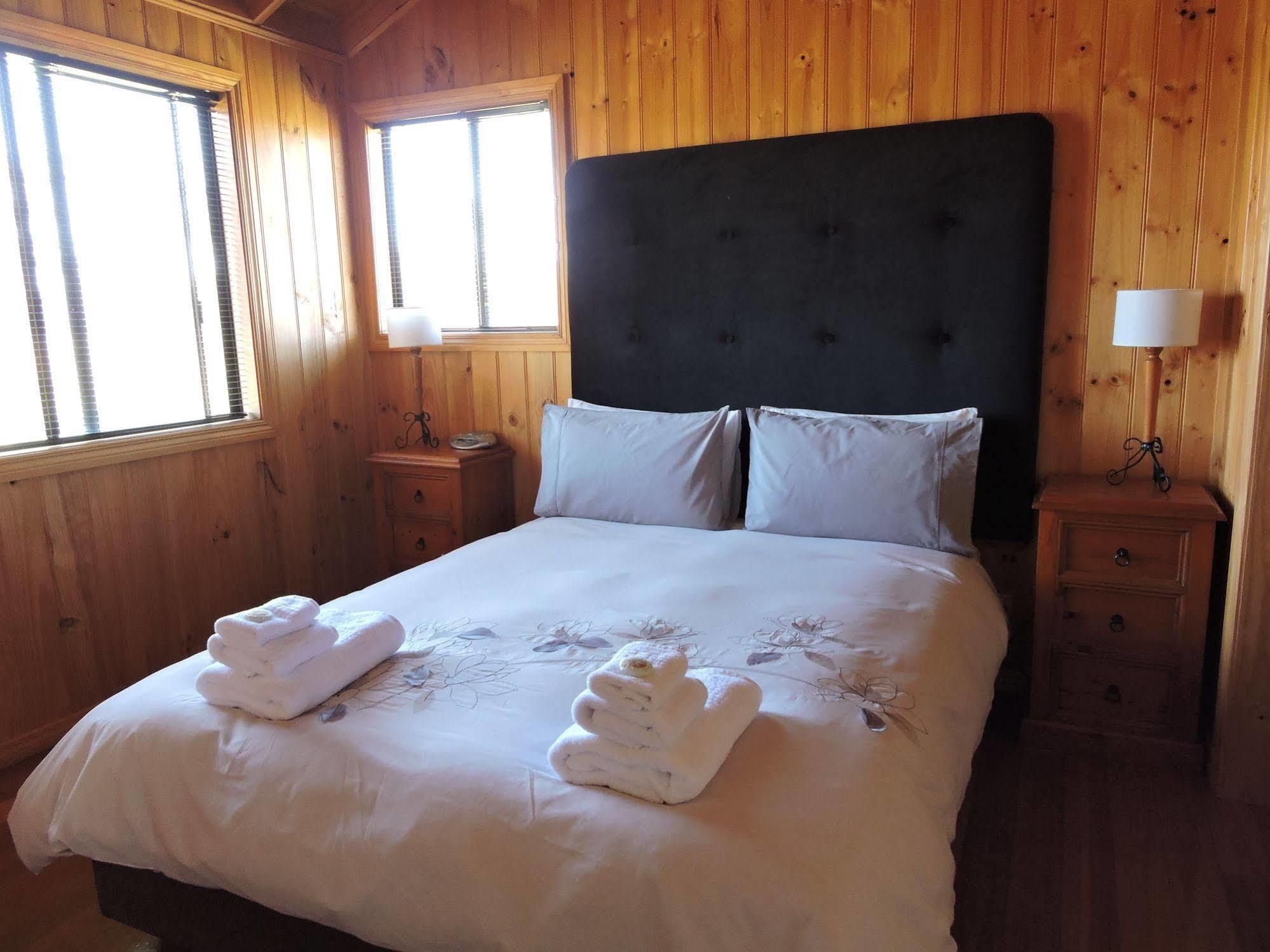 Hazelcreek Cottages Exeter Bagian luar foto